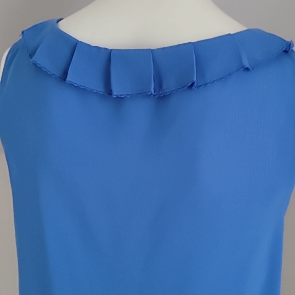 I ❤️ Heart Ronson Sleevless Ruffle V-Neck Blouse, Size M - Picture 8 of 13